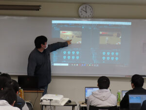 ゲームクリエイト科３年生が卒業研究中間発表を行いました☆ class=