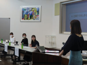 医療事務科１・２年生が『ＯＧセミナー』を受講しました☆ class=