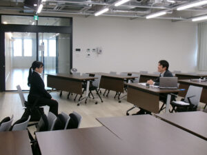 みらい情報科3年生が静岡駅前キャンパスで「模擬面接」を実施しました☆ class=