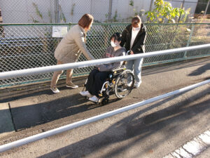 医療事務科１年生がエスコートタウン静清 様にて『実践介護講座』を受講しました☆ Vol.6 class=